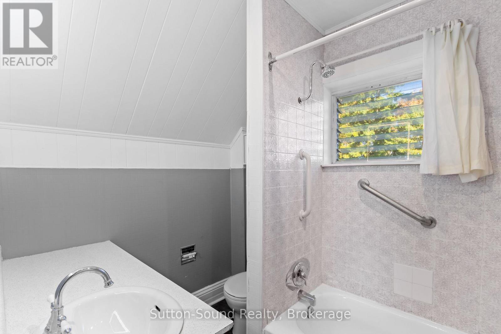 158 13th Street W, Owen Sound, Ontario  N4K 3W4 - Photo 33 - X12942640