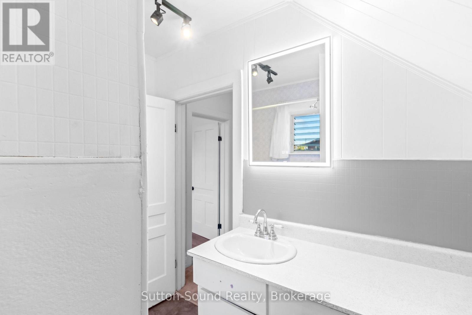 158 13th Street W, Owen Sound, Ontario  N4K 3W4 - Photo 34 - X12942640