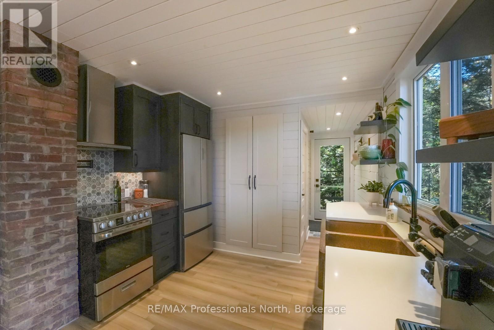 1005 Osgoode Road, Minden Hills, Ontario  K0M 2K0 - Photo 14 - X12942648