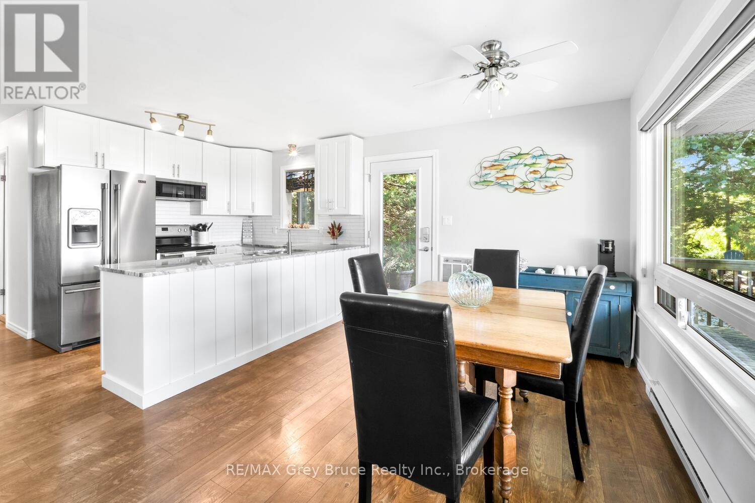 1208 Sunset Drive, South Bruce Peninsula, Ontario  N0H 2T0 - Photo 12 - X12942668