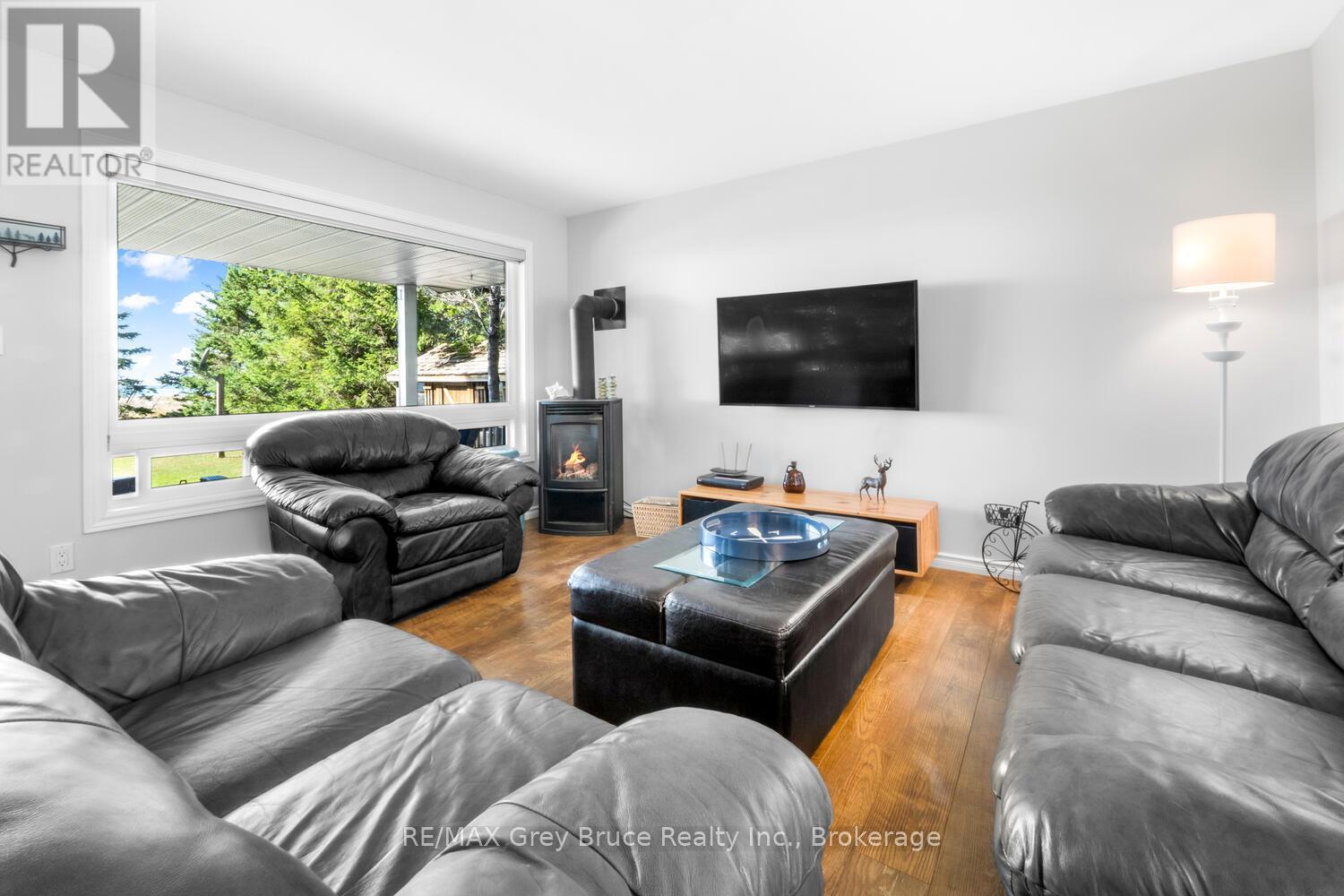 1208 Sunset Drive, South Bruce Peninsula, Ontario  N0H 2T0 - Photo 9 - X12942668