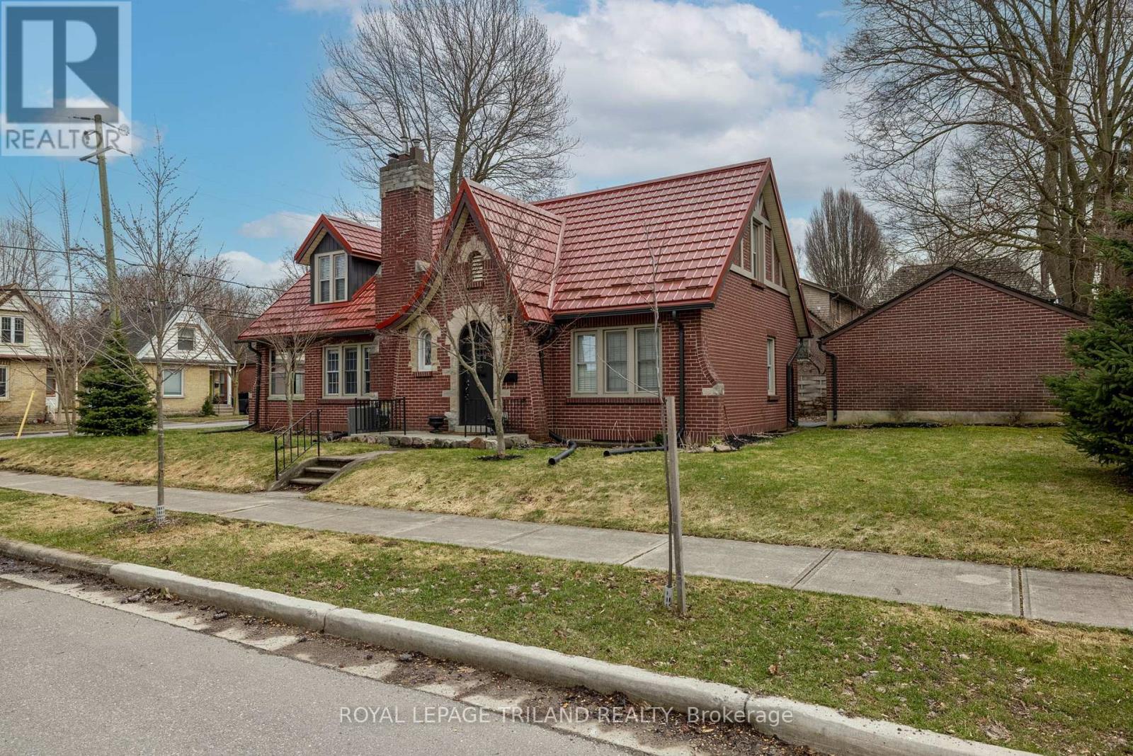 1 Woodland Place, London South, Ontario  N6C 1H9 - Photo 2 - X12902696