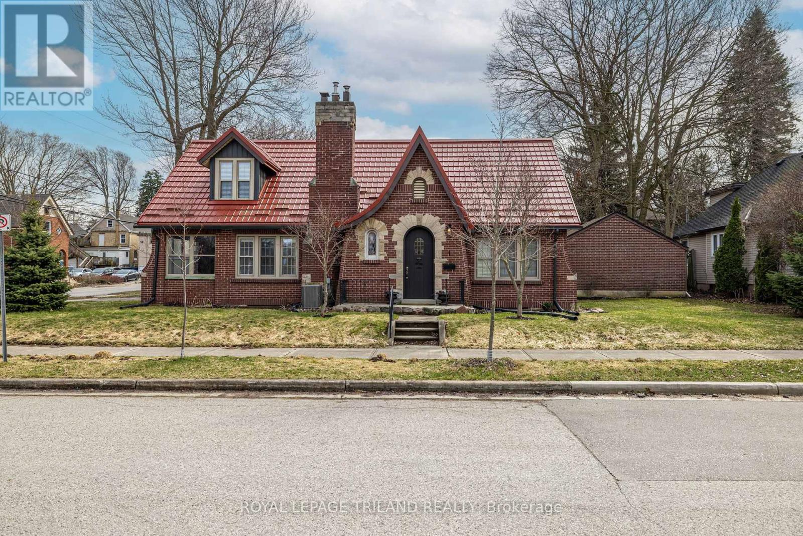 1 WOODLAND PLACE, London South, Ontario