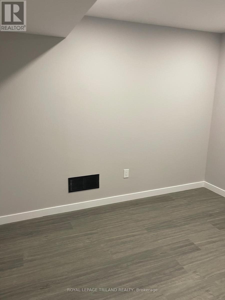 1 Woodland Place, London South, Ontario  N6C 1H9 - Photo 27 - X12902696