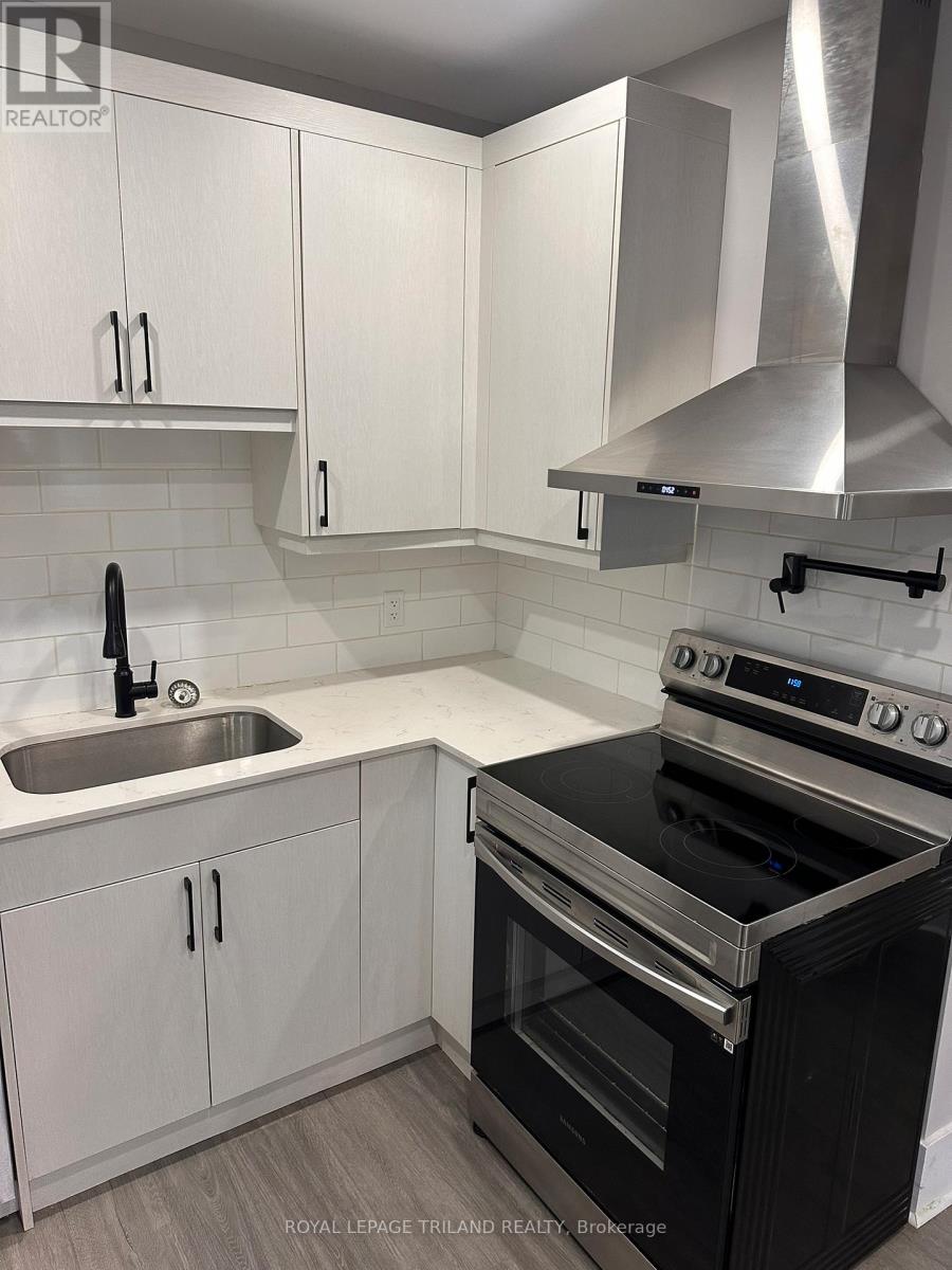 1 Woodland Place, London South, Ontario  N6C 1H9 - Photo 38 - X12902696