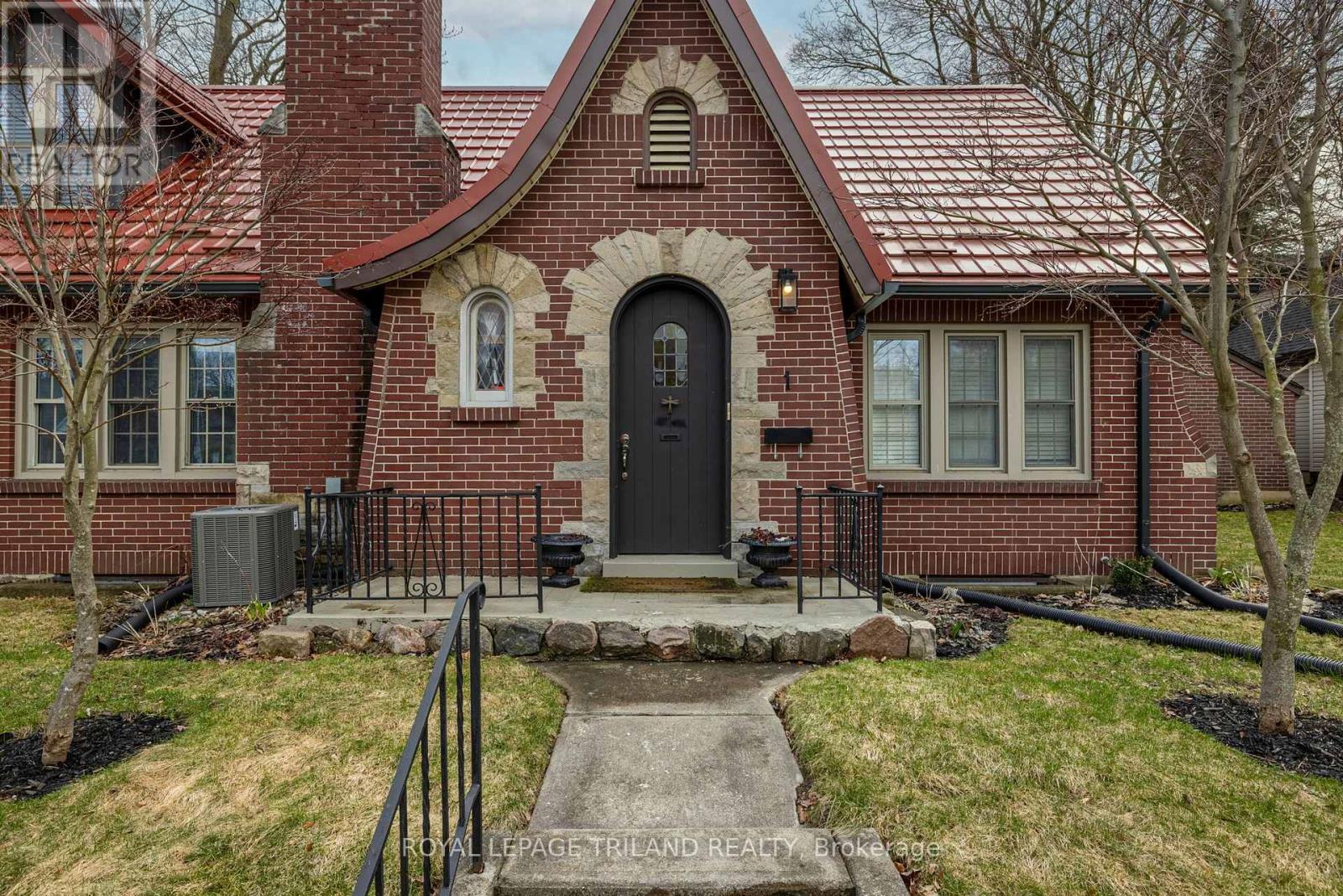 1 Woodland Place, London South, Ontario  N6C 1H9 - Photo 4 - X12902696