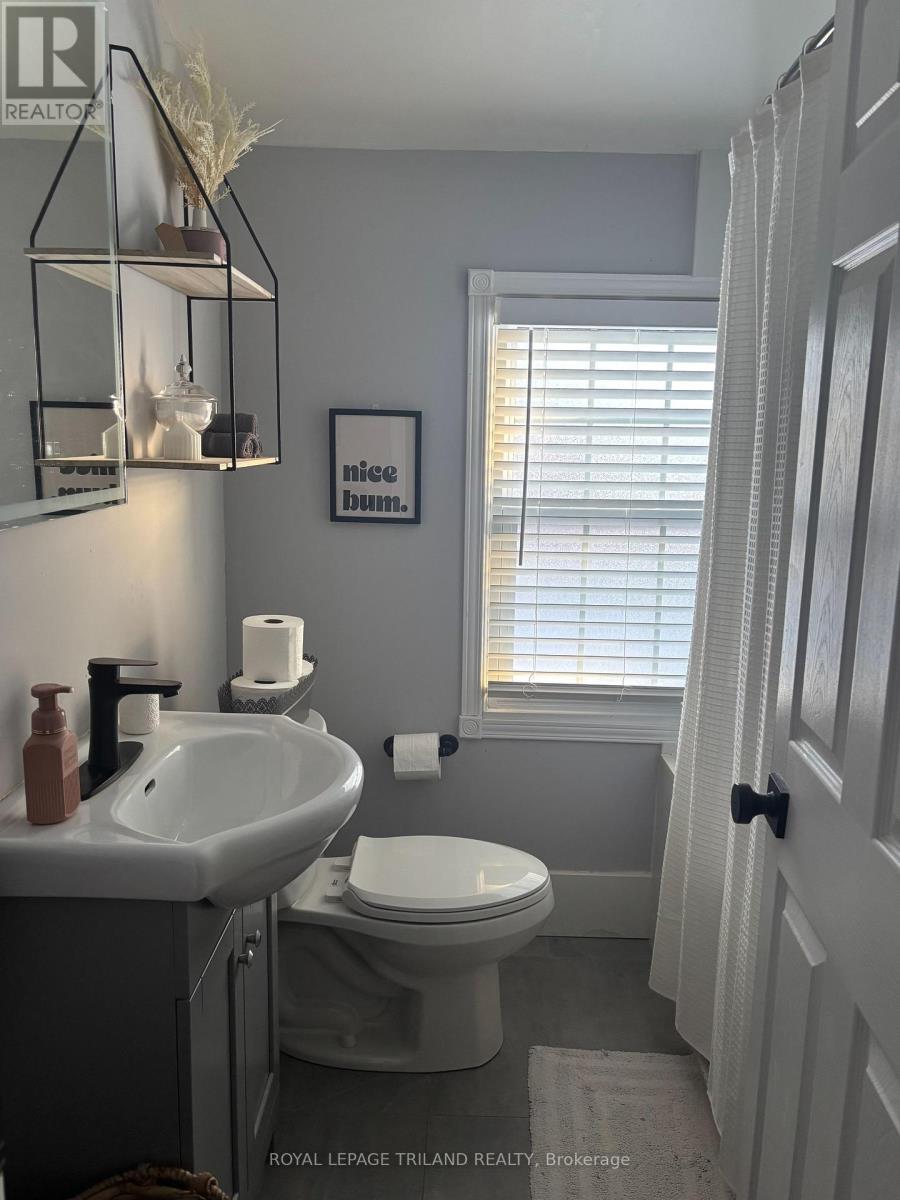 1 Woodland Place, London South, Ontario  N6C 1H9 - Photo 42 - X12902696