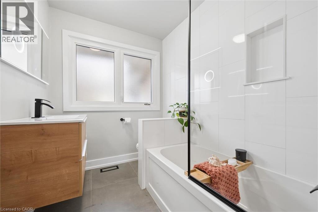 220 Mayfield Avenue, Waterloo, Ontario  N2J 3S5 - Photo 24 - 40816739