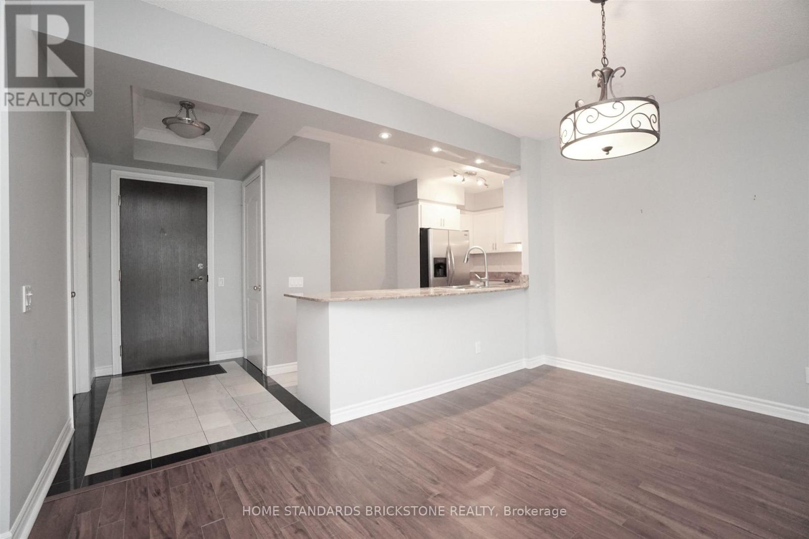 715 - 18 Willam Carson Crescent, Toronto, Ontario  M2P 2G6 - Photo 2 - C12942602