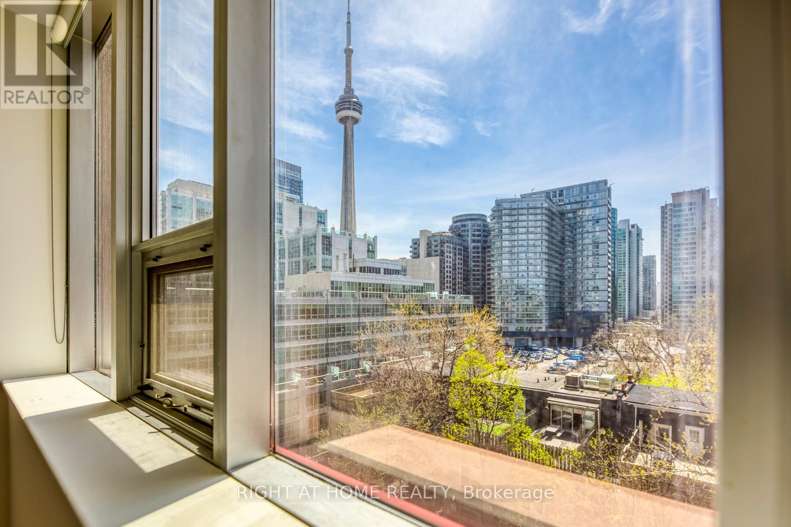 510 - 393 King Street W, Toronto, Ontario  M5V 3G8 - Photo 11 - C12942622