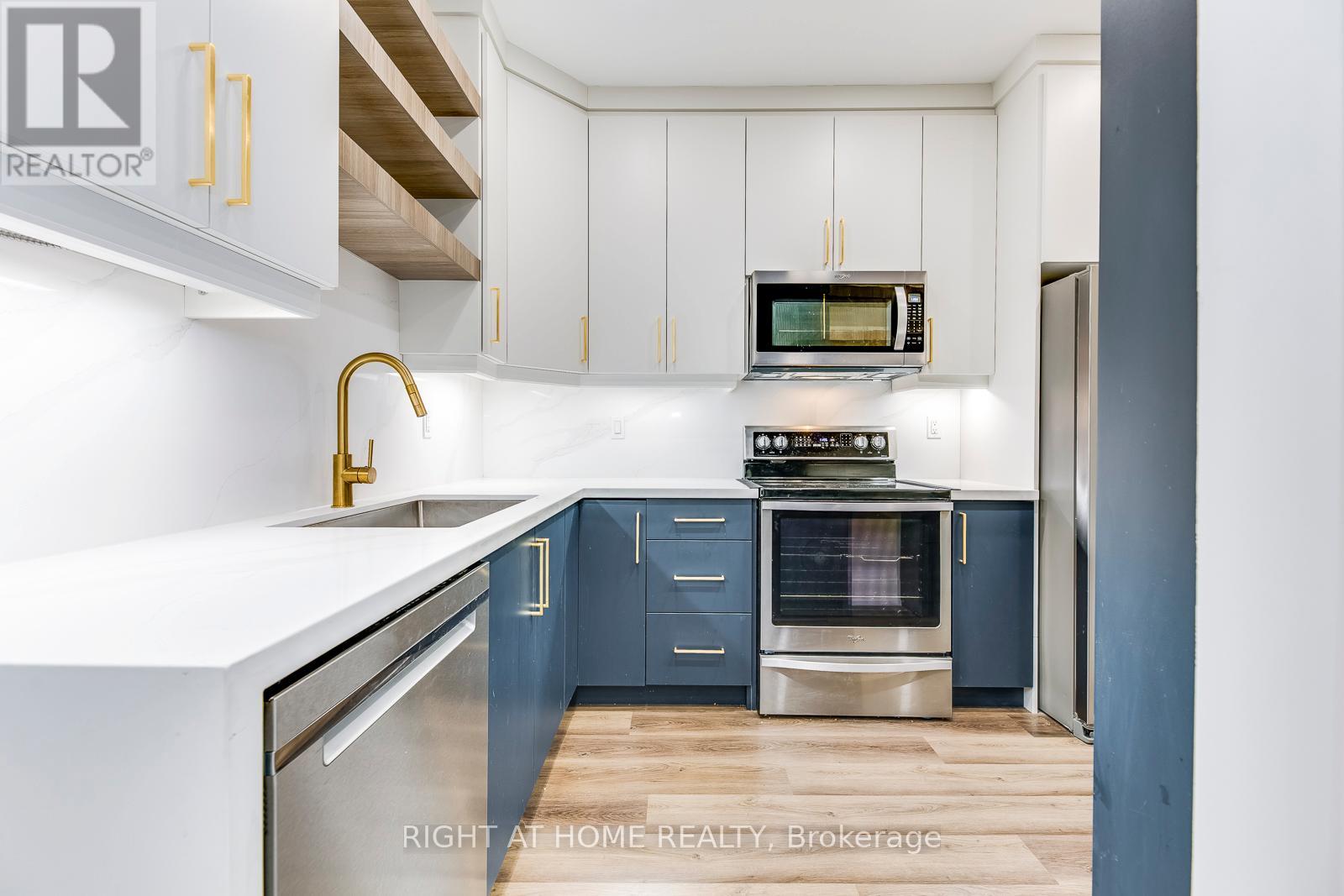 510 - 393 King Street W, Toronto, Ontario  M5V 3G8 - Photo 16 - C12942622