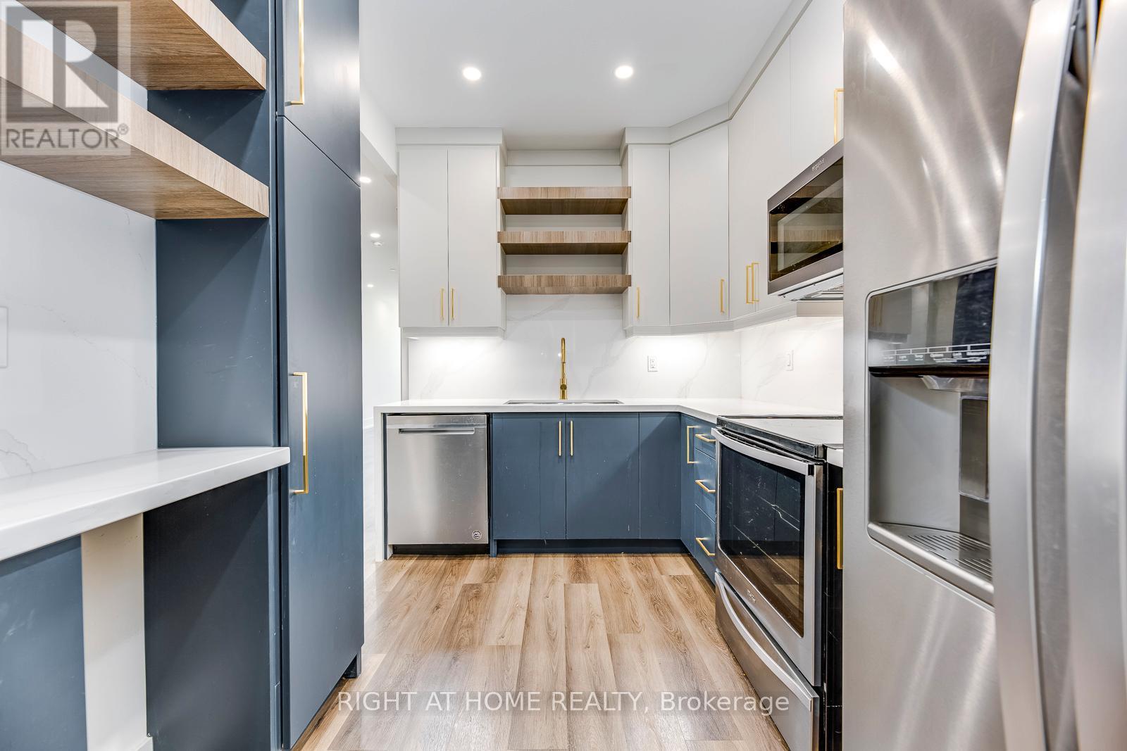 510 - 393 King Street W, Toronto, Ontario  M5V 3G8 - Photo 17 - C12942622