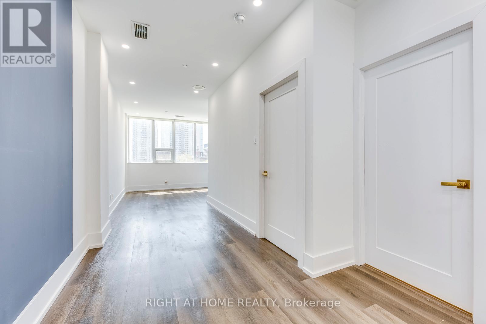 510 - 393 King Street W, Toronto, Ontario  M5V 3G8 - Photo 8 - C12942622