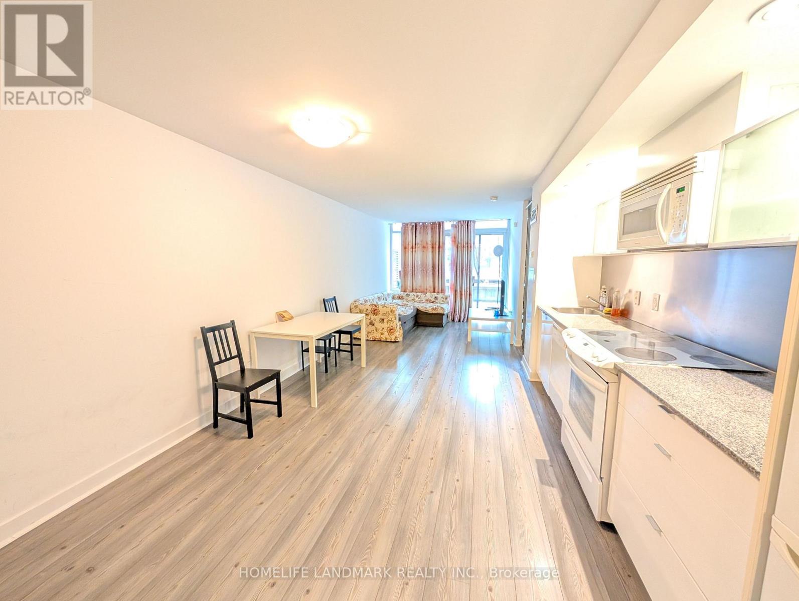 225 - 4k Spadina Avenue, Toronto, Ontario  M5V 3Y9 - Photo 2 - C12942714