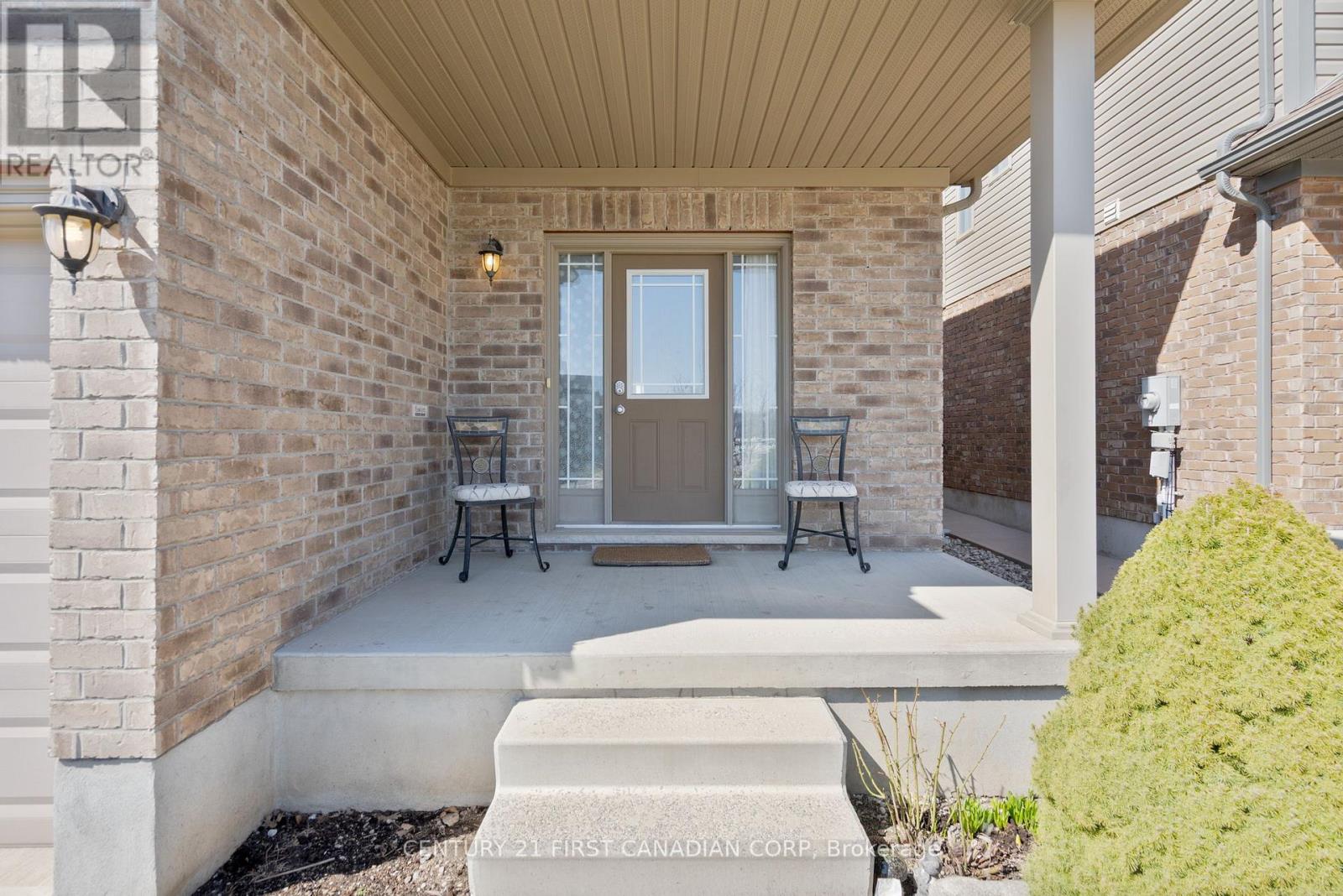 494 Blackacres Boulevard, London North (North E), Ontario  N6G 0J6 - Photo 2 - X12942656