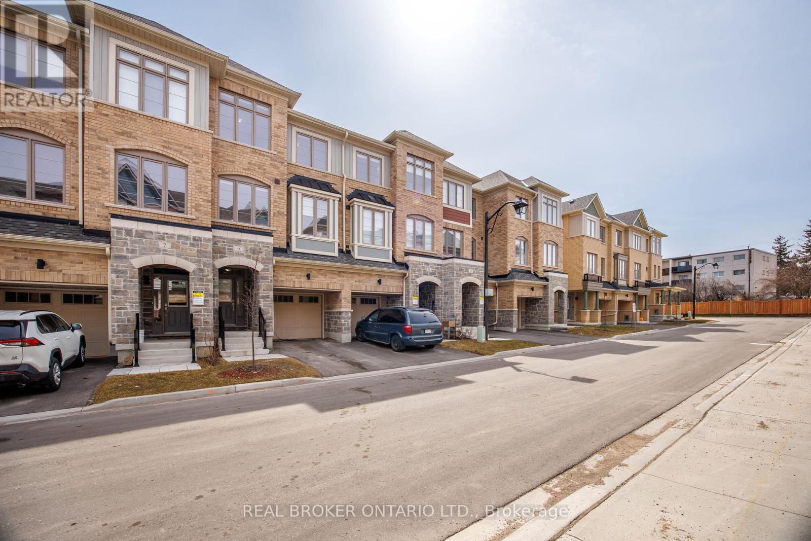 9 Nautical Way, Whitby, Ontario  L1N 0N2 - Photo 2 - E12942712