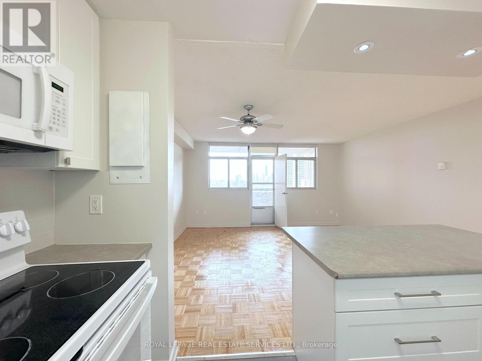 702 - 30 Denton Avenue, Toronto, Ontario  M1L 4P2 - Photo 5 - E12942720