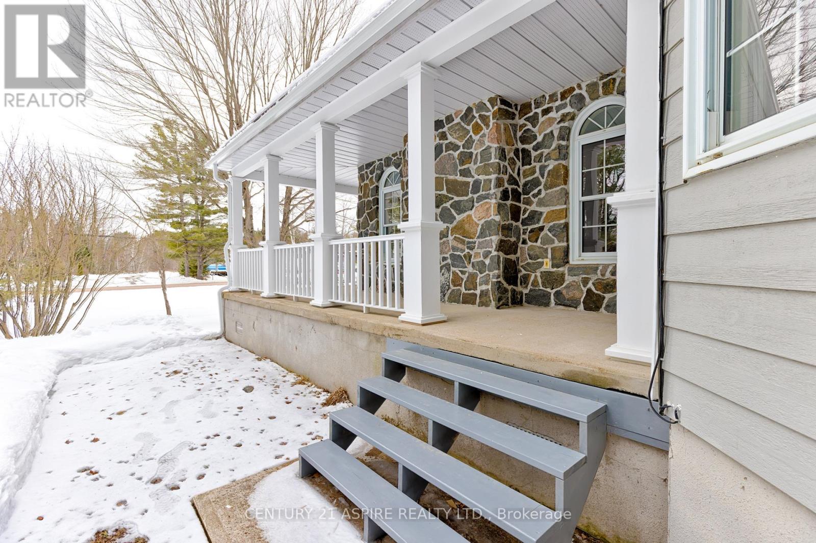 544 Achray Road, Petawawa, Ontario  K8A 6W7 - Photo 3 - X12942608