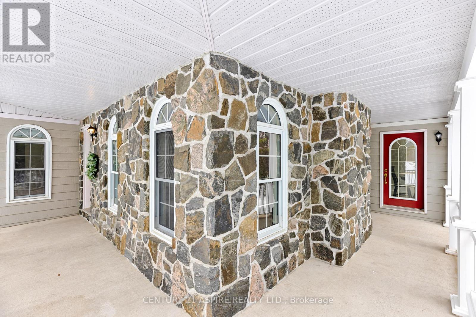 544 Achray Road, Petawawa, Ontario  K8A 6W7 - Photo 4 - X12942608