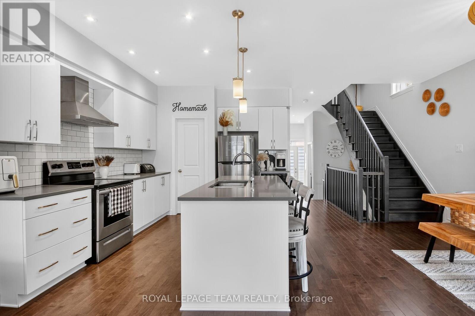 545 Borbridge Avenue, Ottawa, Ontario  K4M 0J1 - Photo 11 - X12942674