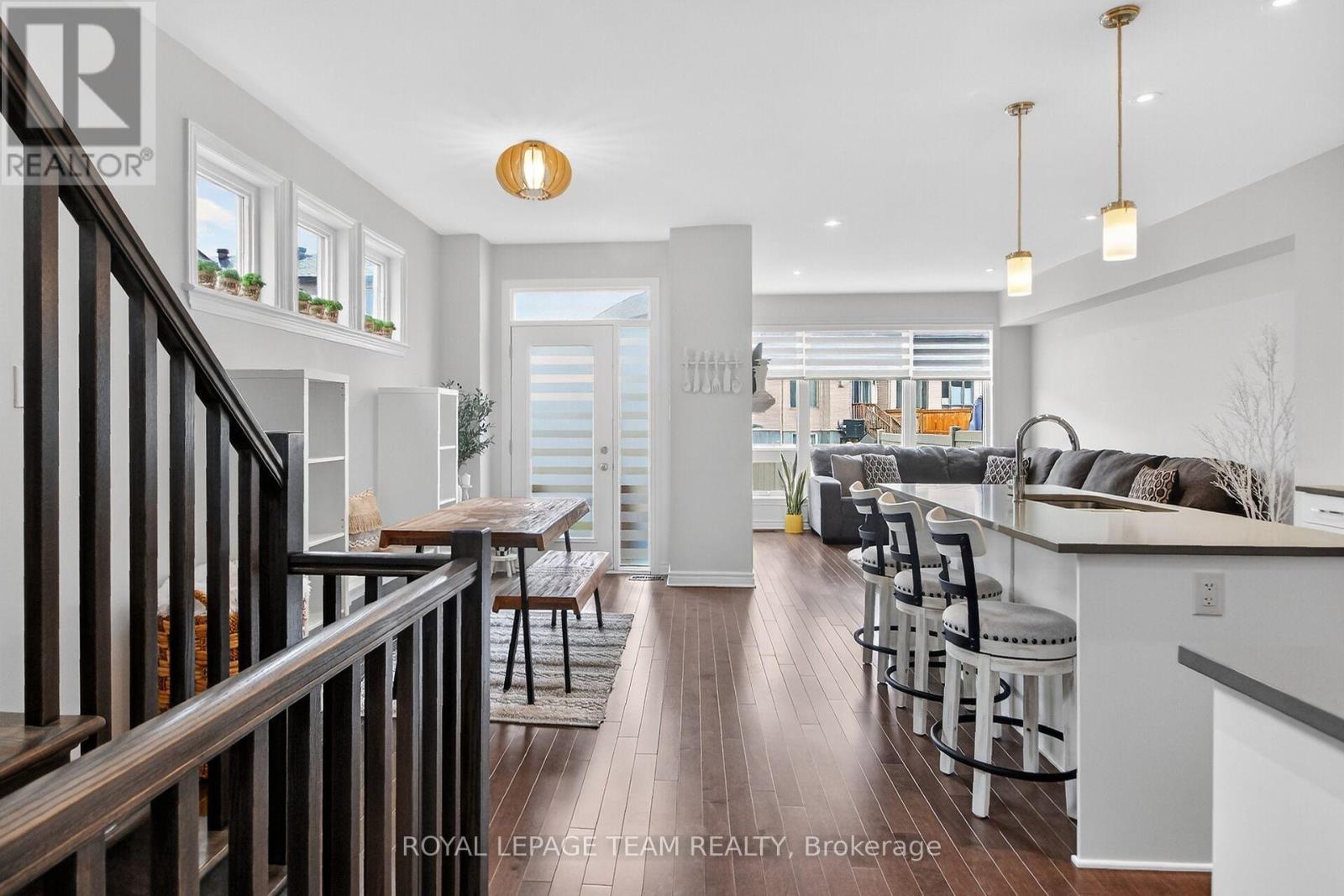 545 Borbridge Avenue, Ottawa, Ontario  K4M 0J1 - Photo 3 - X12942674