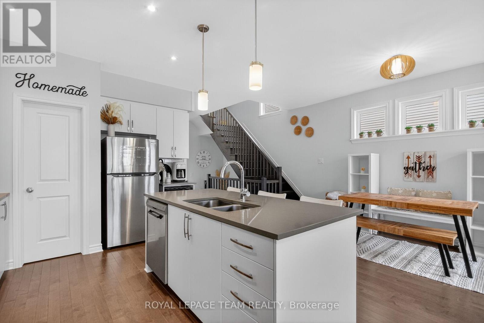 545 Borbridge Avenue, Ottawa, Ontario  K4M 0J1 - Photo 5 - X12942674