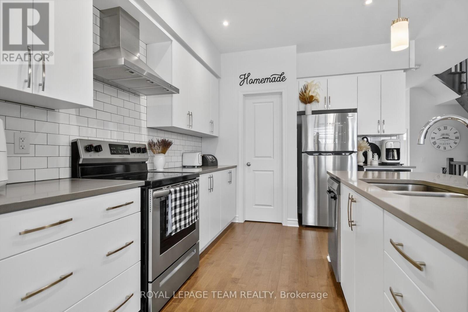 545 Borbridge Avenue, Ottawa, Ontario  K4M 0J1 - Photo 6 - X12942674