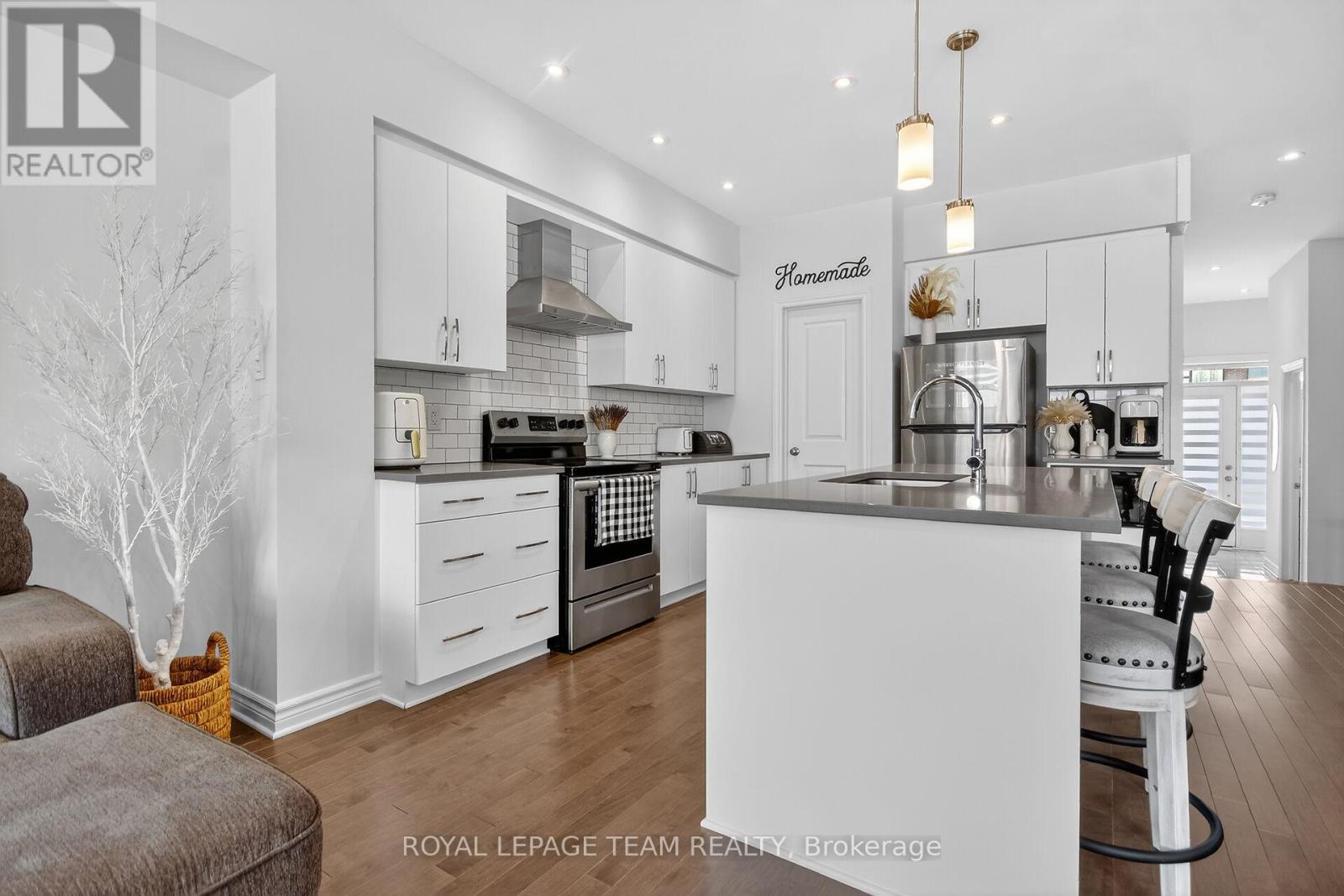 545 Borbridge Avenue, Ottawa, Ontario  K4M 0J1 - Photo 7 - X12942674