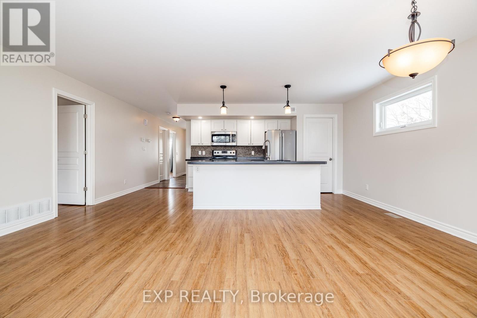 193 Napoleon Street, Carleton Place, Ontario  K7C 2W8 - Photo 13 - X12942708