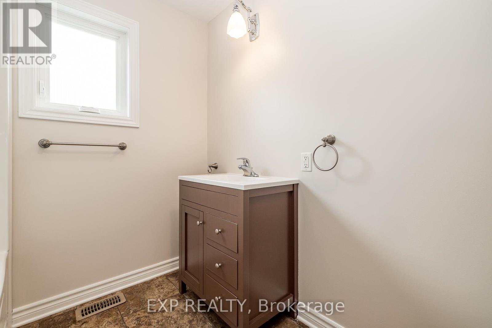 193 Napoleon Street, Carleton Place, Ontario  K7C 2W8 - Photo 25 - X12942708