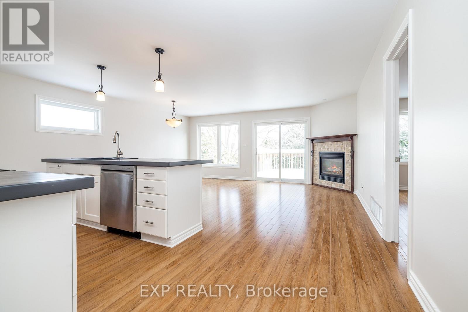 193 Napoleon Street, Carleton Place, Ontario  K7C 2W8 - Photo 9 - X12942708