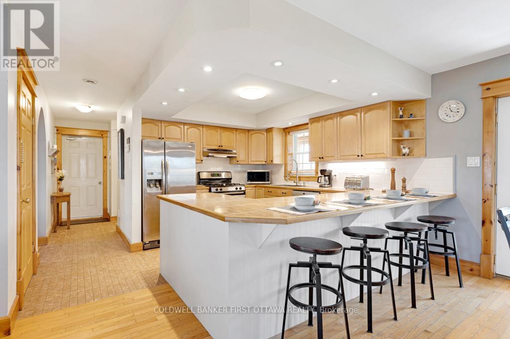 237 Wayside Drive, Drummond/north Elmsley, Ontario  K7R 3C8 - Photo 13 - X12942724