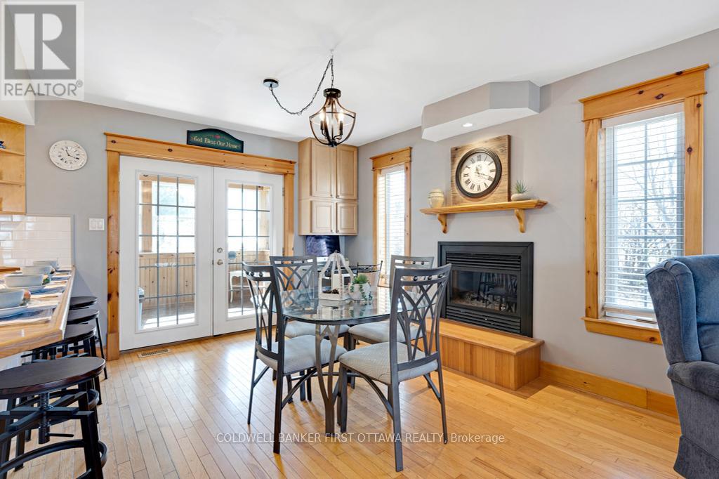 237 Wayside Drive, Drummond/north Elmsley, Ontario  K7R 3C8 - Photo 14 - X12942724