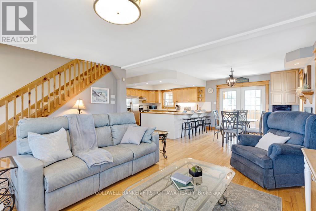 237 Wayside Drive, Drummond/north Elmsley, Ontario  K7R 3C8 - Photo 7 - X12942724