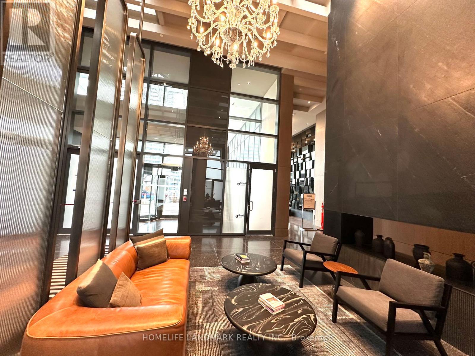 3815 - 28 Interchange Way, Vaughan, Ontario  L4K 0P8 - Photo 4 - N12942636