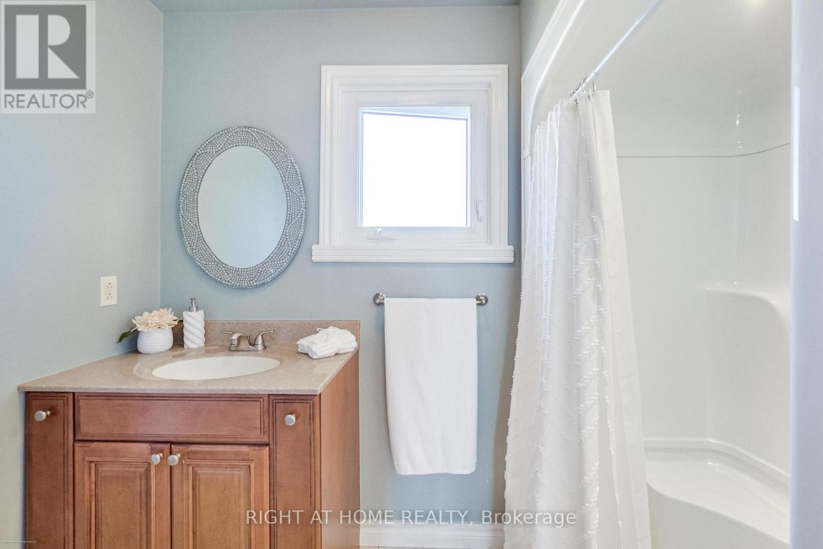 885 Dales Avenue, Newmarket, Ontario  L3Y 5Z6 - Photo 20 - N12942664