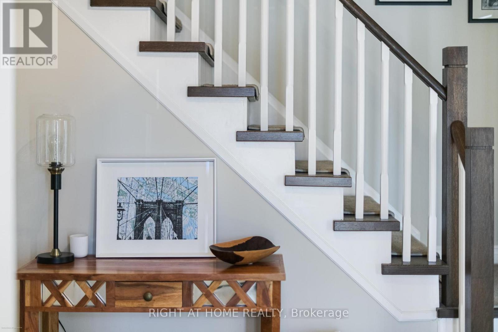 885 Dales Avenue, Newmarket, Ontario  L3Y 5Z6 - Photo 3 - N12942664