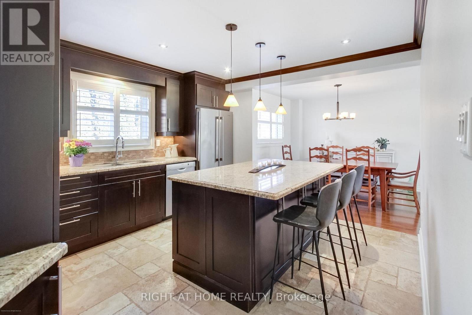 885 Dales Avenue, Newmarket, Ontario  L3Y 5Z6 - Photo 7 - N12942664