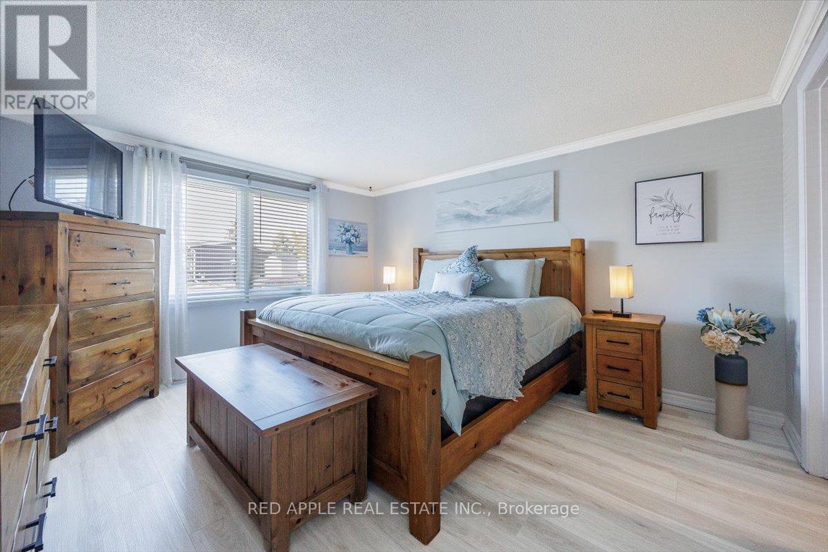 69 Corner Brook Trail, Innisfil, Ontario  L9S 1N7 - Photo 20 - N12942700