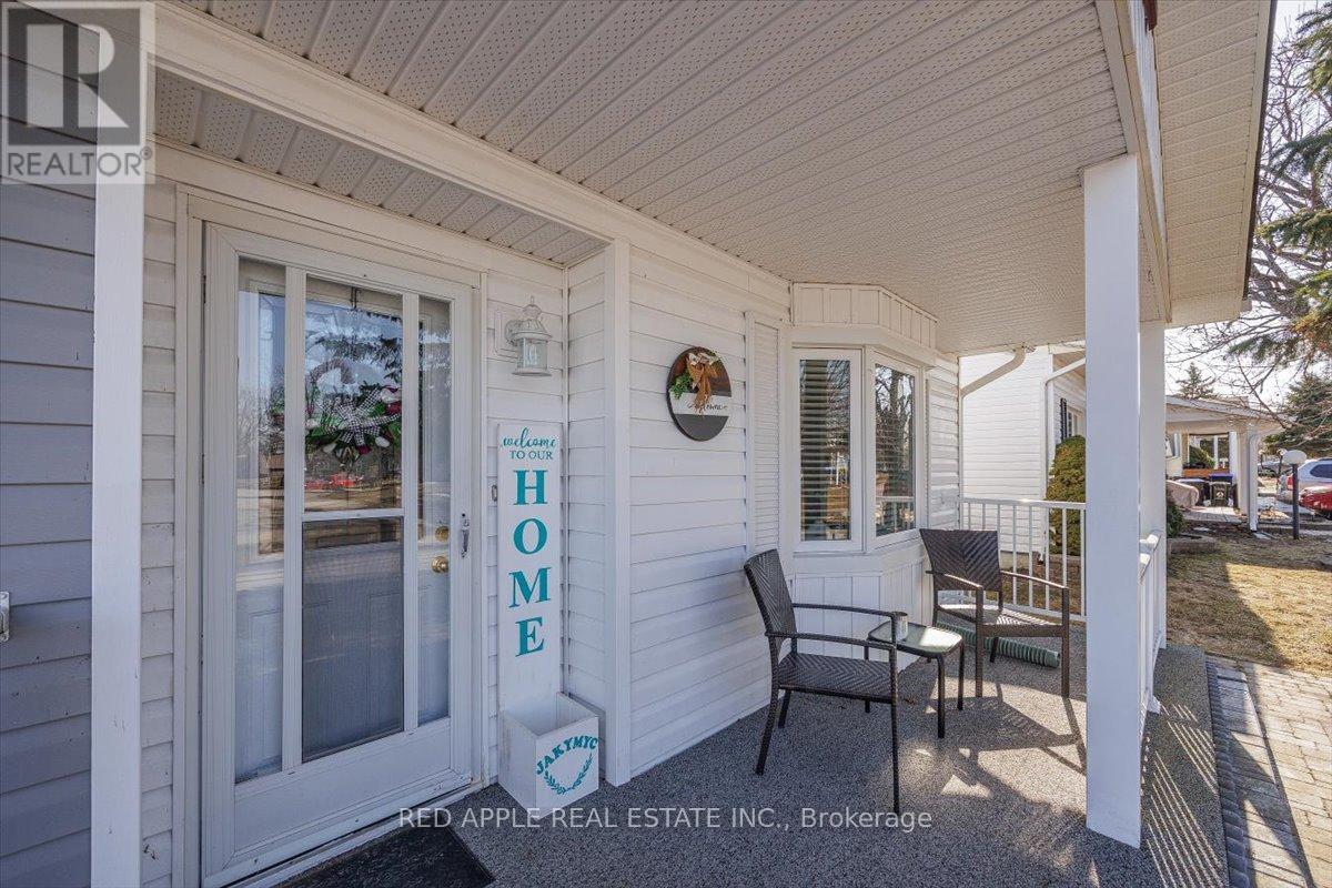 69 Corner Brook Trail, Innisfil, Ontario  L9S 1N7 - Photo 4 - N12942700