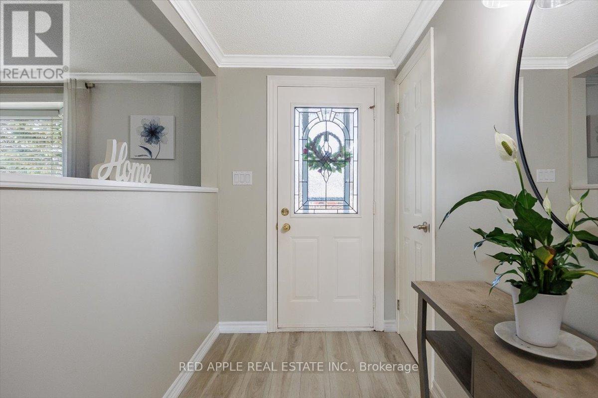 69 Corner Brook Trail, Innisfil, Ontario  L9S 1N7 - Photo 5 - N12942700