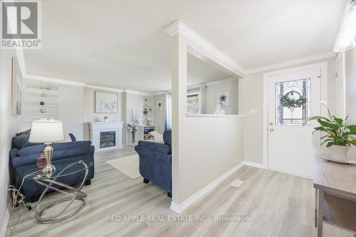 69 Corner Brook Trail, Innisfil, Ontario  L9S 1N7 - Photo 7 - N12942700