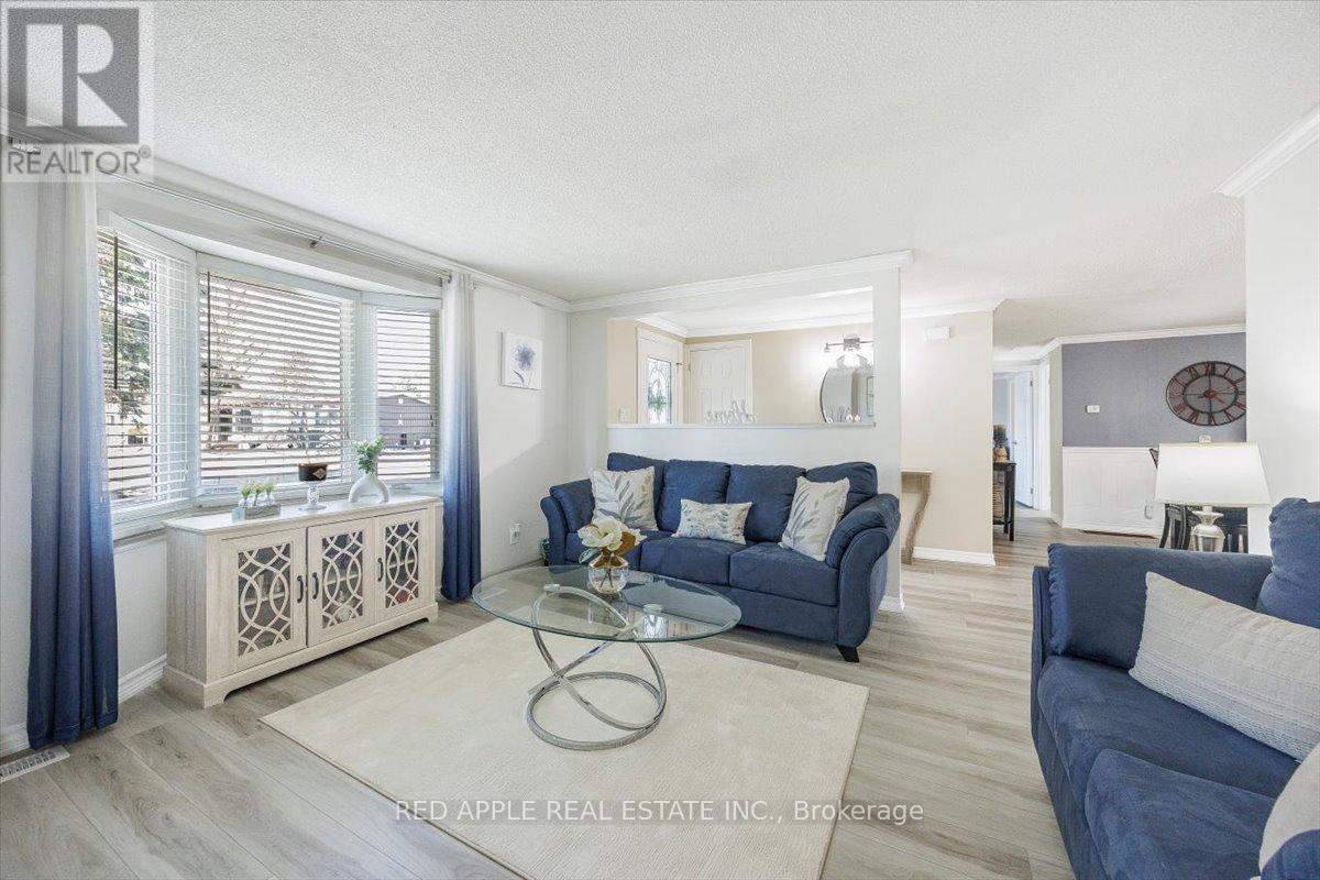 69 Corner Brook Trail, Innisfil, Ontario  L9S 1N7 - Photo 9 - N12942700