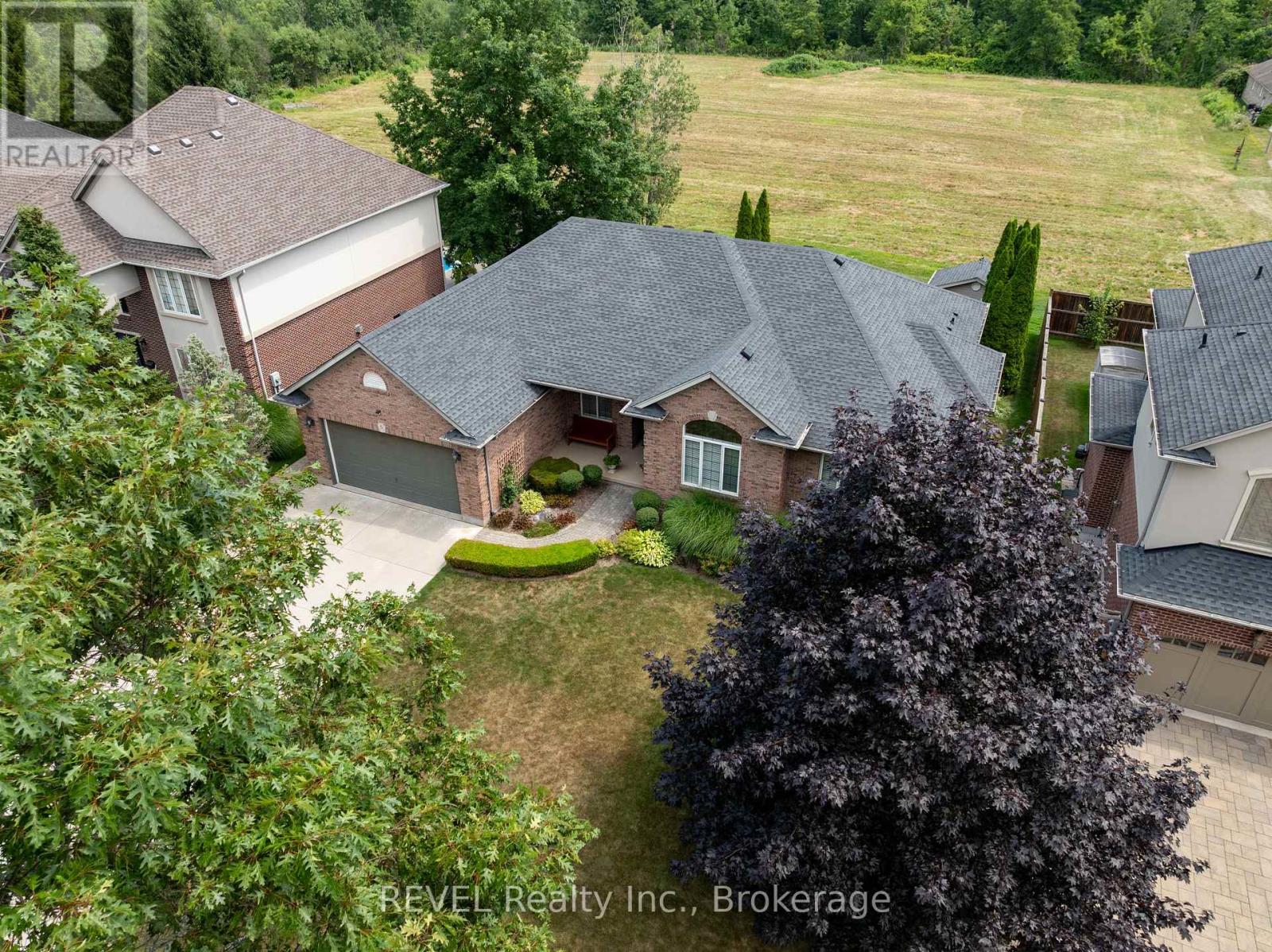 5 Beechwood Crescent, Pelham, Ontario  L0S 1E7 - Photo 1 - X12942616