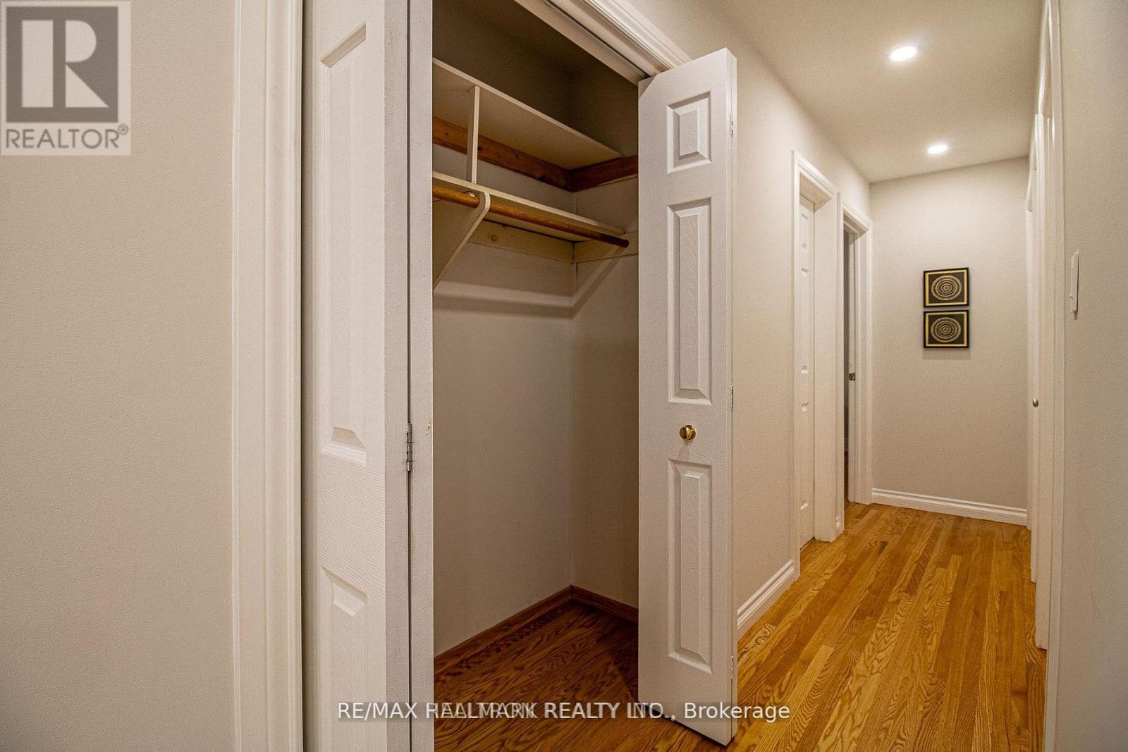 978 Wildwood Drive, Newmarket, Ontario  L3Y 2B5 - Photo 11 - N12942710