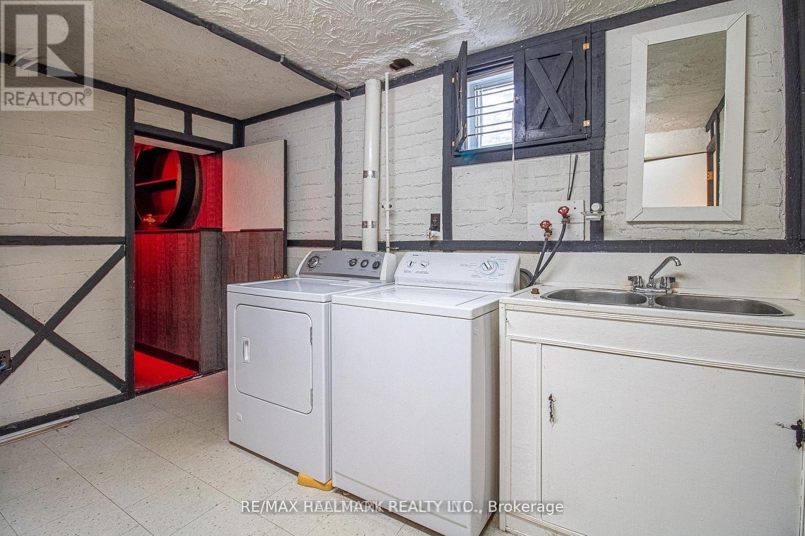 978 Wildwood Drive, Newmarket, Ontario  L3Y 2B5 - Photo 22 - N12942710