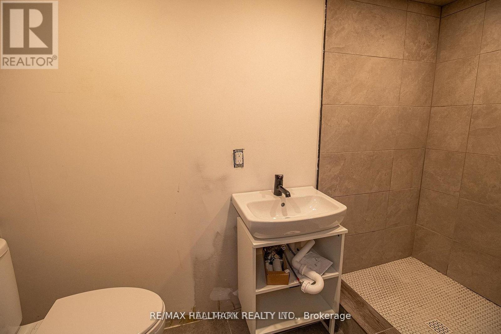 978 Wildwood Drive, Newmarket, Ontario  L3Y 2B5 - Photo 24 - N12942710