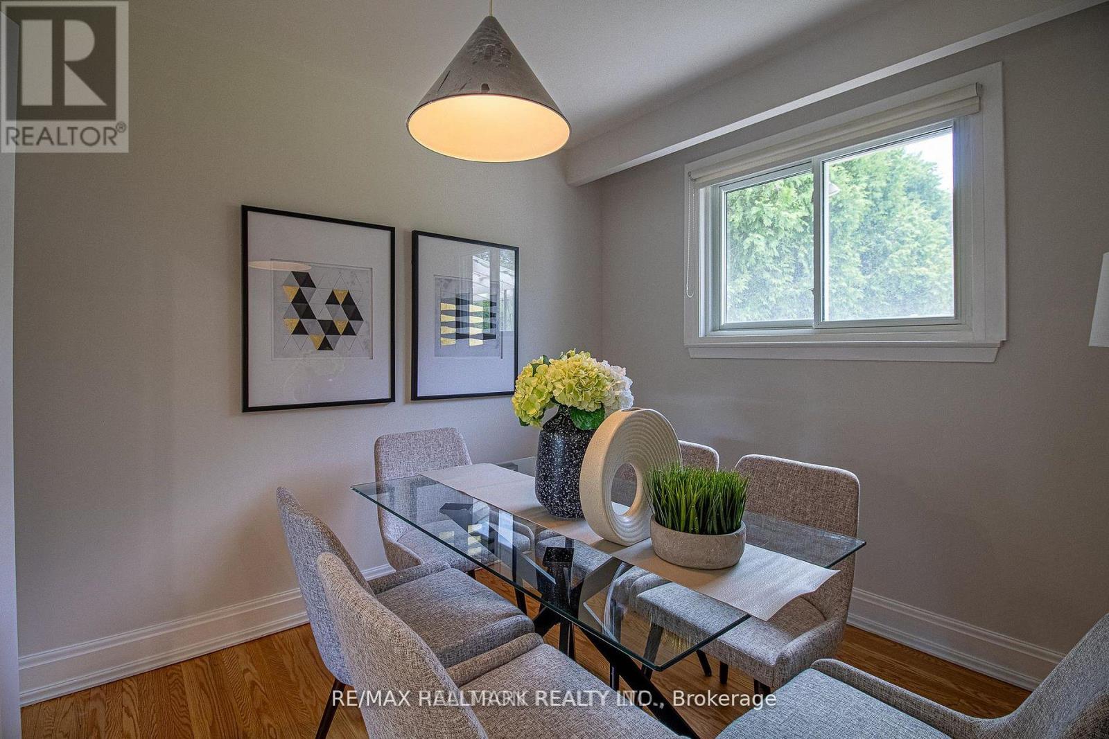 978 Wildwood Drive, Newmarket, Ontario  L3Y 2B5 - Photo 7 - N12942710