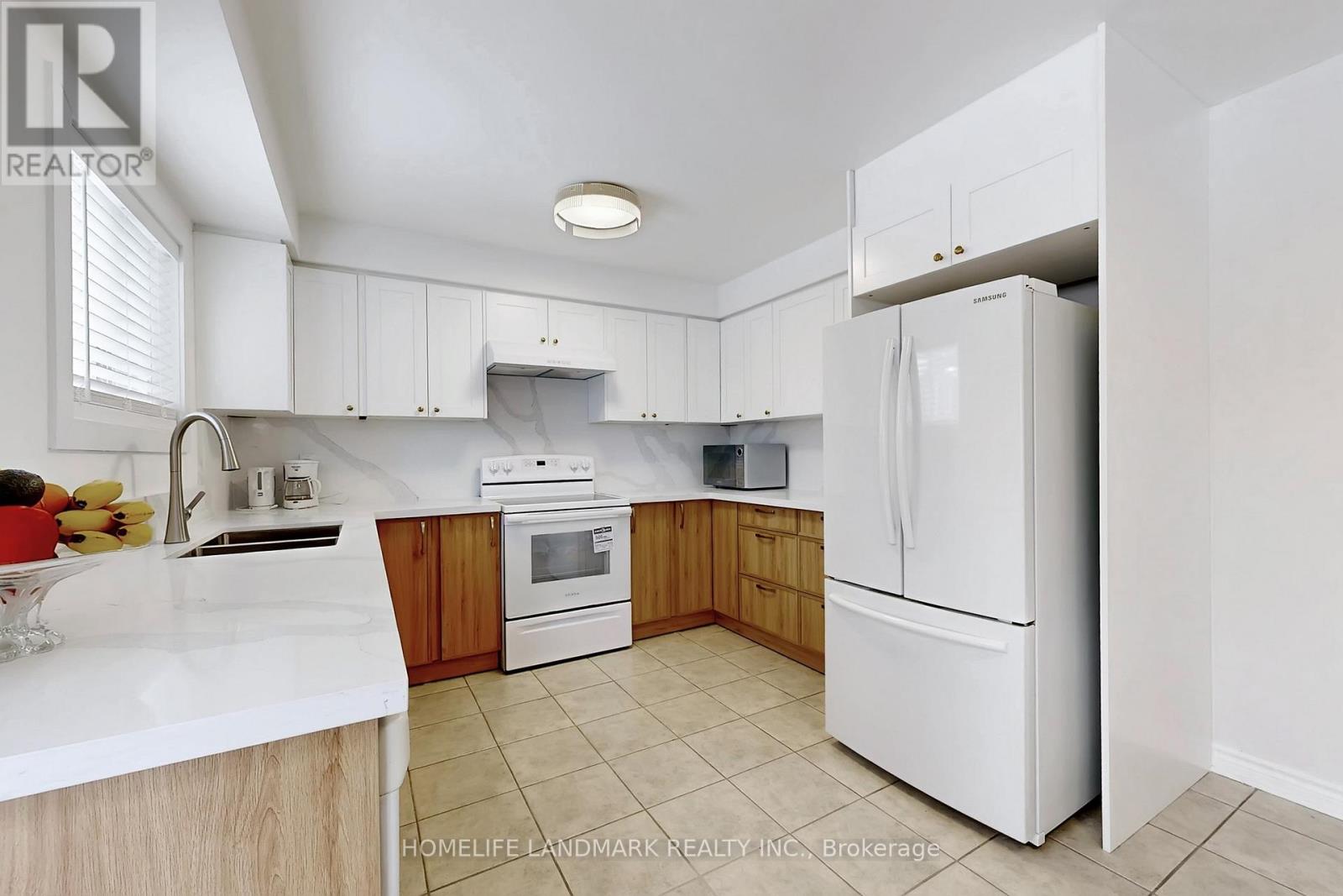 7 Lancashire Road, Markham, Ontario  L3R 8K9 - Photo 11 - N12942718