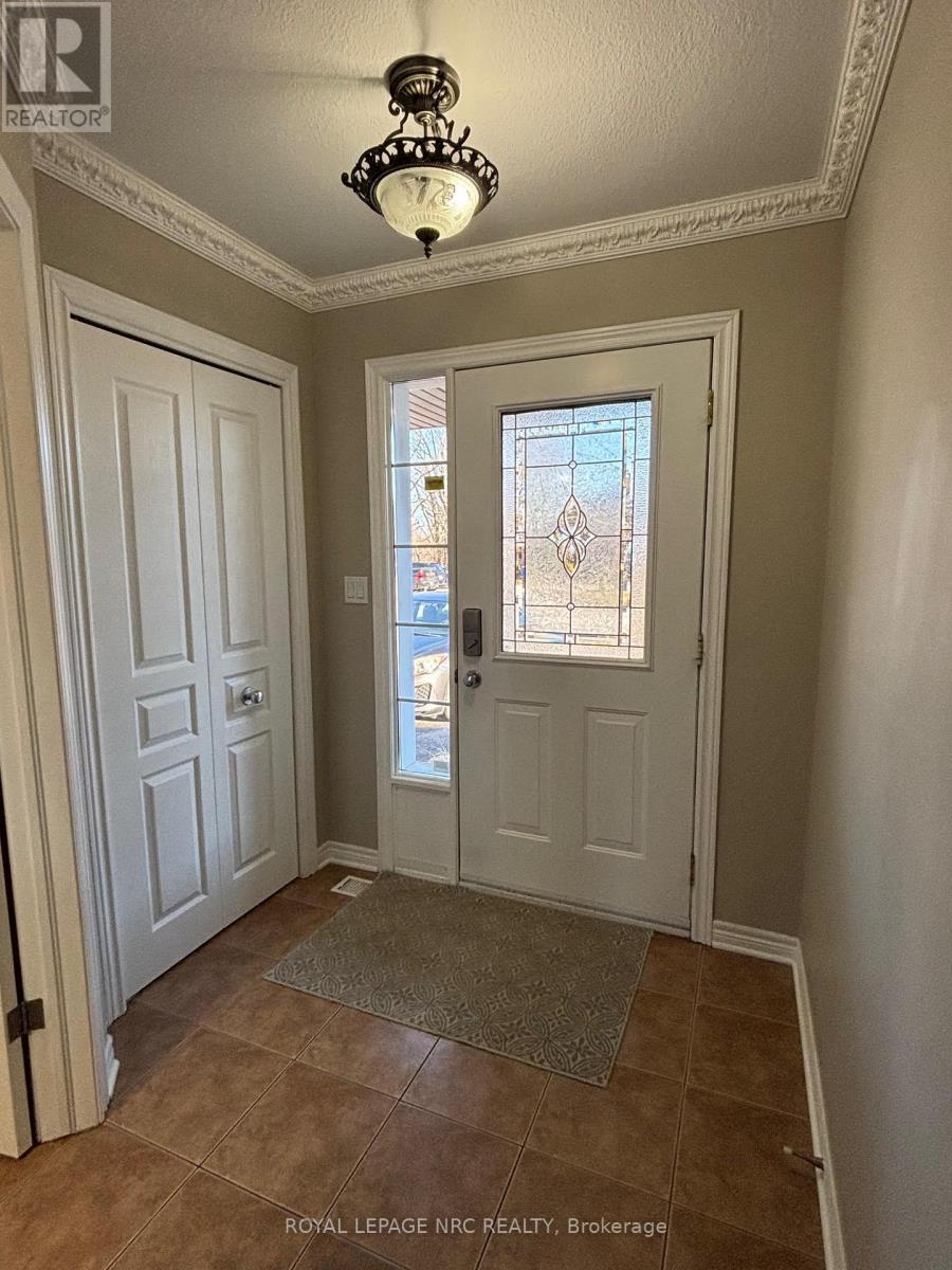 45 Flynn Court, St. Catharines, Ontario  L2S 4E1 - Photo 2 - X12942654